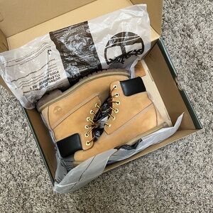 Timberland Boots - Size 6.5